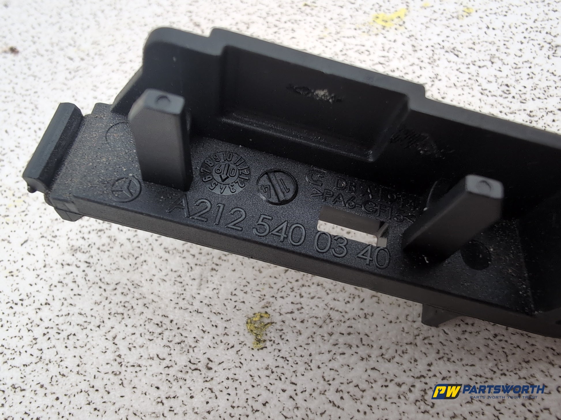 Mercedes-Benz E220 E-Cls W212 Blueef-Cy Se Cdi A Relay Module Holder A2125400340 - photo 2