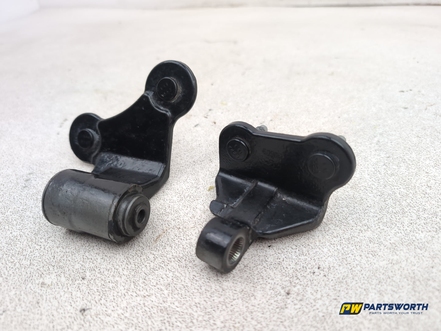 Mercedes-Benz E220 E-Class W212 Rear Door Hinges Pair Rh Driver Side 2009-2016 - photo 2
