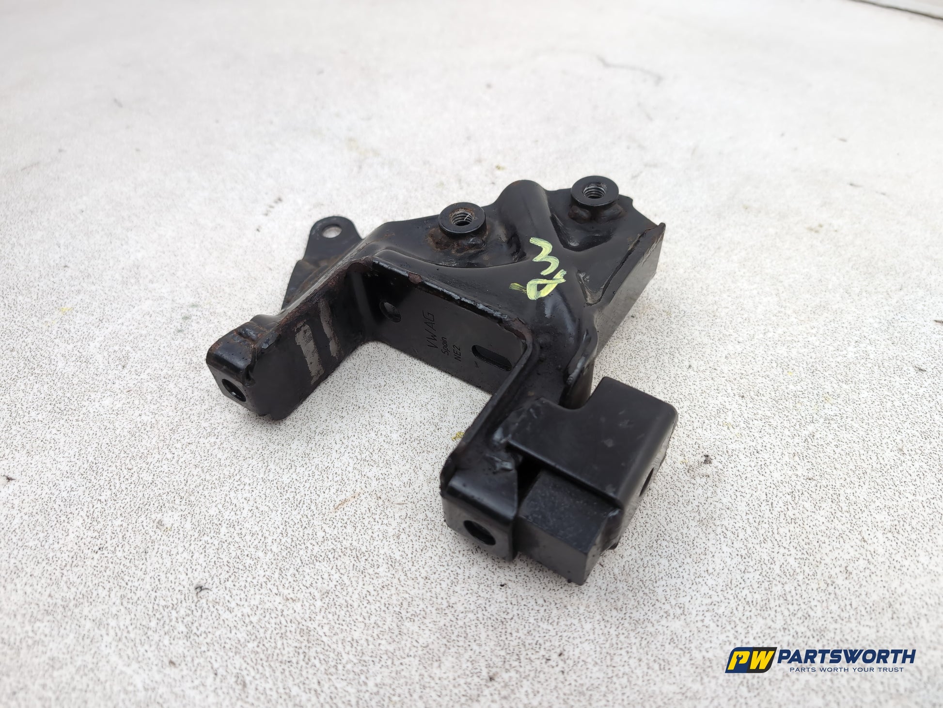 Audi A1 Contrast Edition Tdi 1.6l Diesel Gearbox Mount 6q0199111r 2008-2012 - photo 2