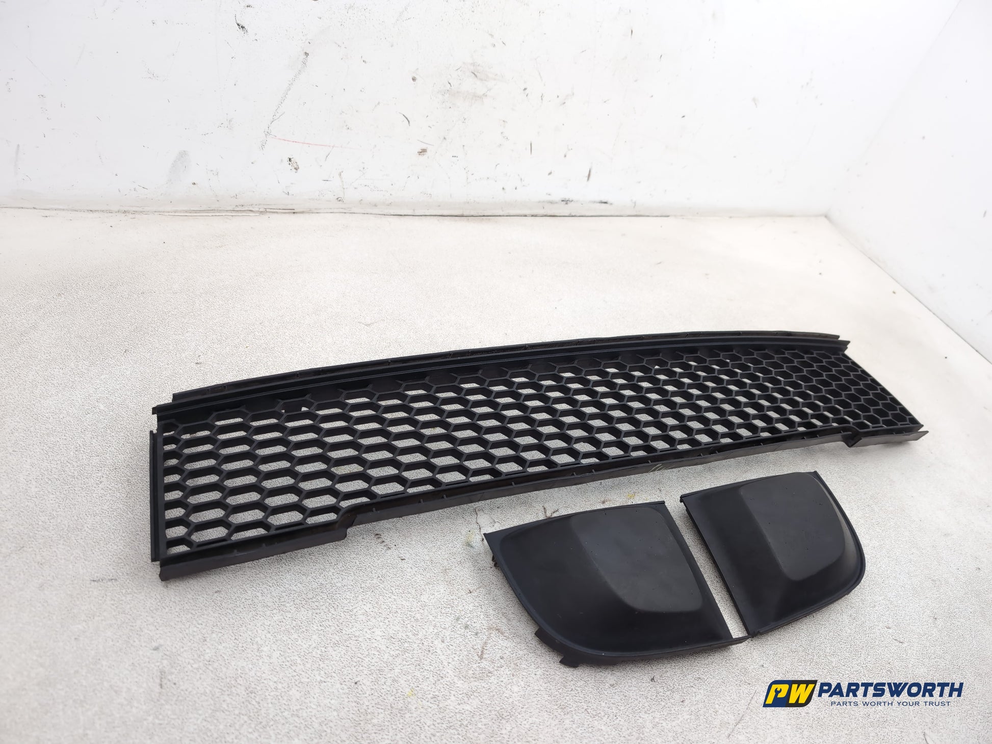 Fiat 500 Pop Hatchback Front Bumper Grille 2007-2009 - photo 2
