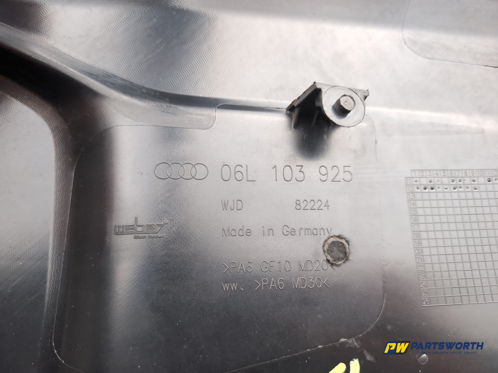 Audi A4 B9 A5 F5 Tfsi 2.0l Engine Cover Lid Panel Trim 06l103925 - photo 8