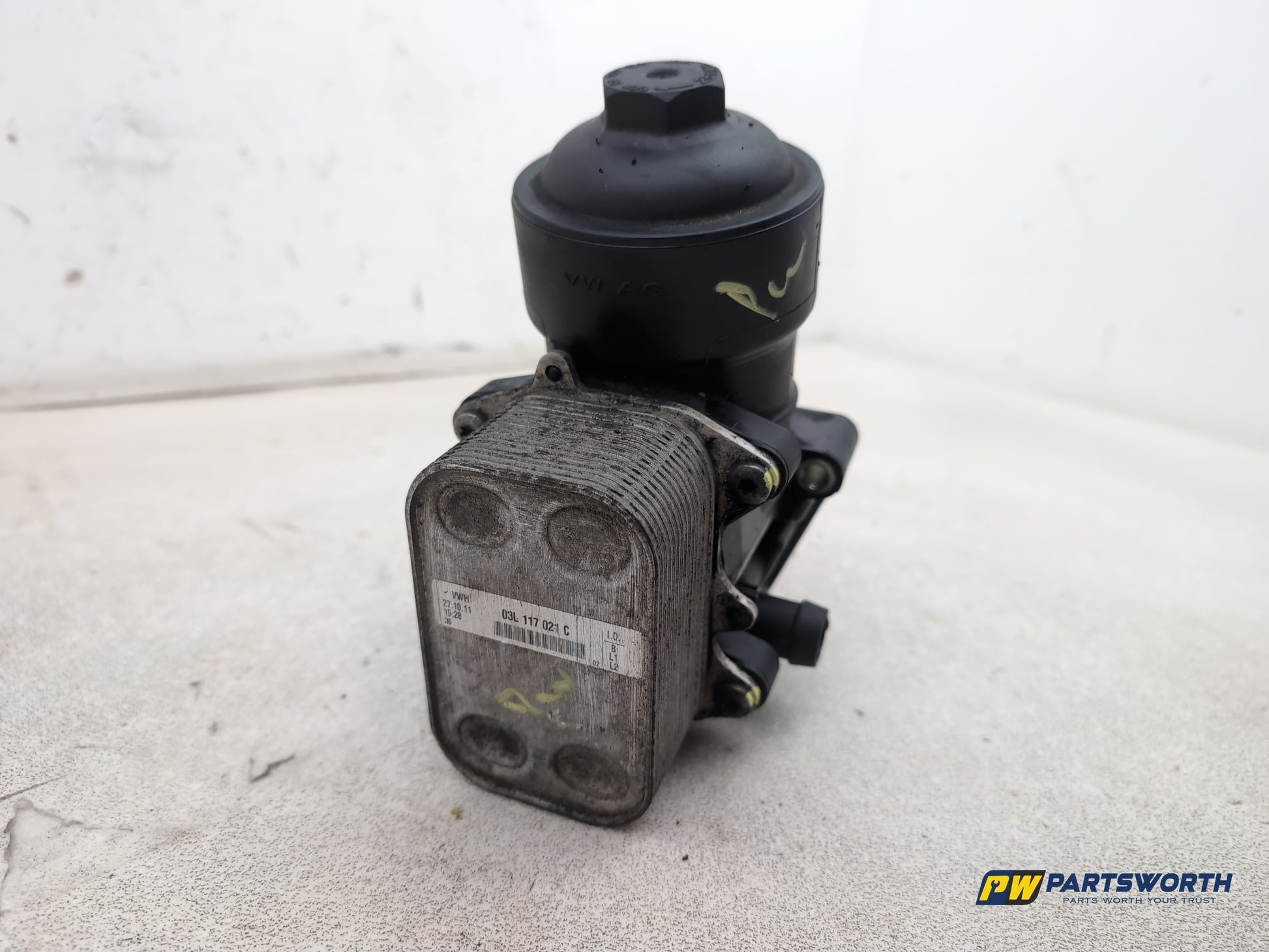 Audi A1 Contrast Edition 1.6l Diesel Oil Filter Housing And Cooler 03l117021c - photo 2