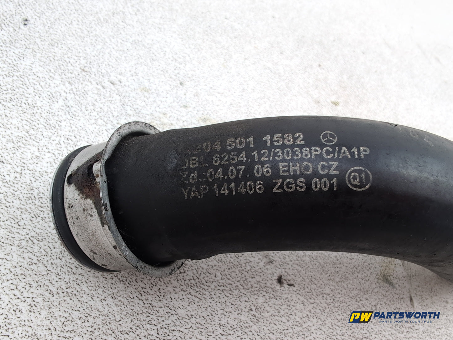 Mercedes-Benz E220 W212 Water Pipe Coolant Hose Engine Cooling A2045011582 - photo 2