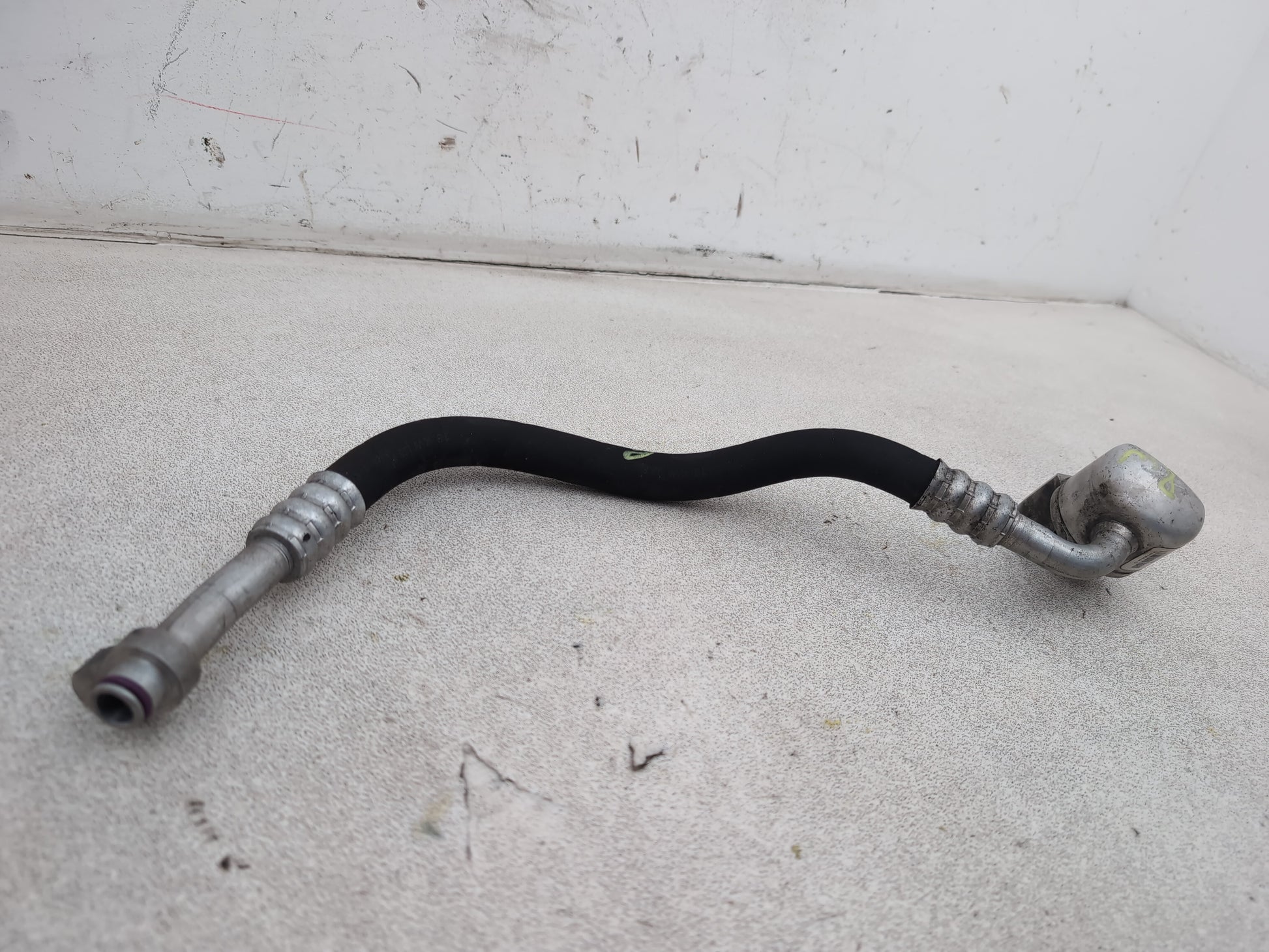 Mercedes-Benz E220 W212 Air Conditioning A/C Pipe Air Con Hose Pipe A2128305415 - photo 2