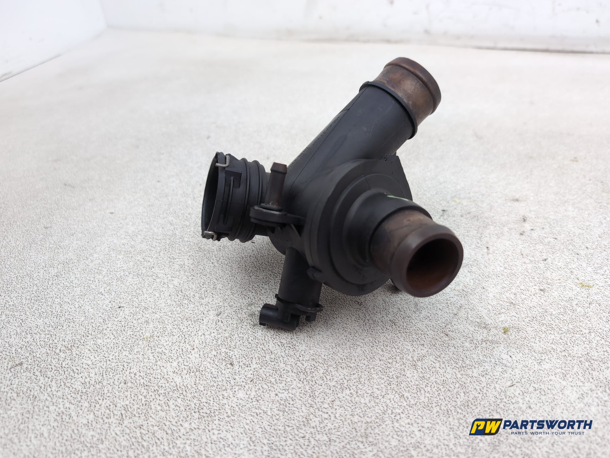 Mercedes-Benz E220 E-Class W212 Thermostat Housing A6512000615 2009-2016 - photo 2