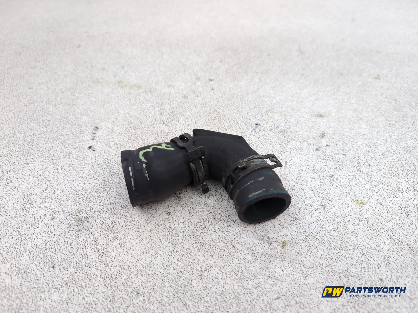 Mercedes-Benz E220 E-Class W212 Coolant Hose Pipe Connector 2009-2016 - photo 2
