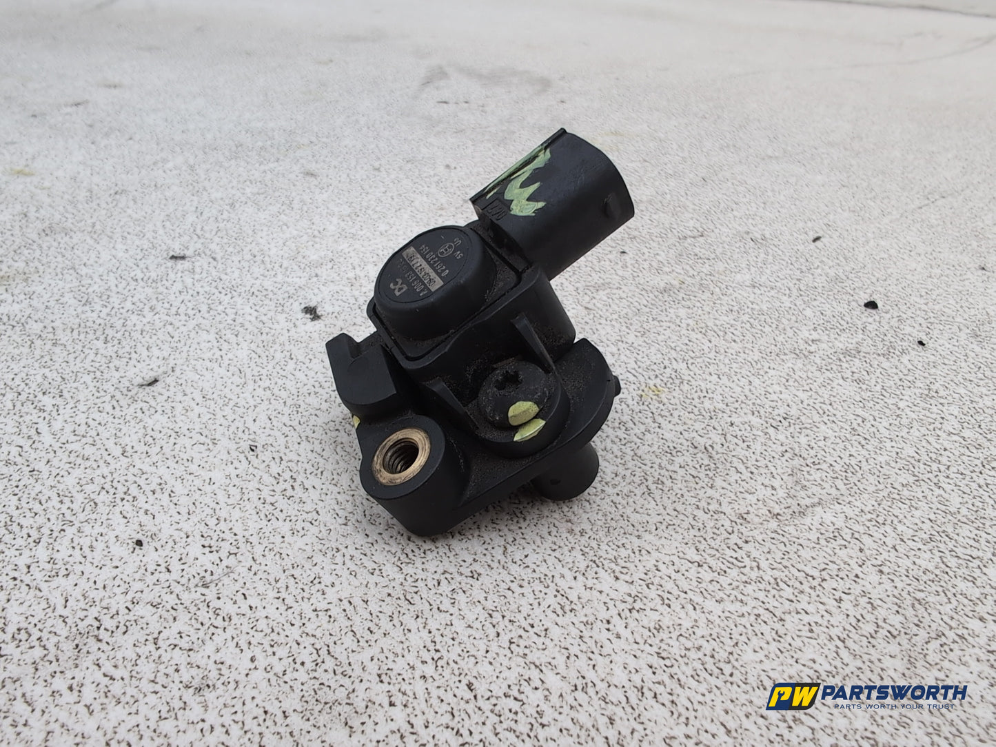 Mercedes-Benz E220 E-Class W212 Pressure Sensor Intake Manifold A0061531628 - photo 2