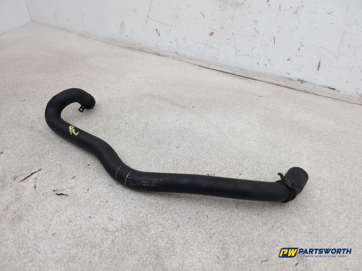 Mercedes-Benz E220 E-Class W212 Coolant Hose Pipe A2048305996 2009-2016 - photo 2