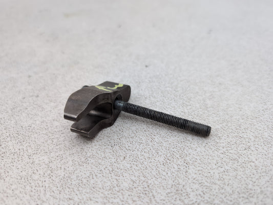 Mercedes-Benz E220 E-Class W212 2.1l Diesel Fuel Injector Clamp With Bolt - photo 2