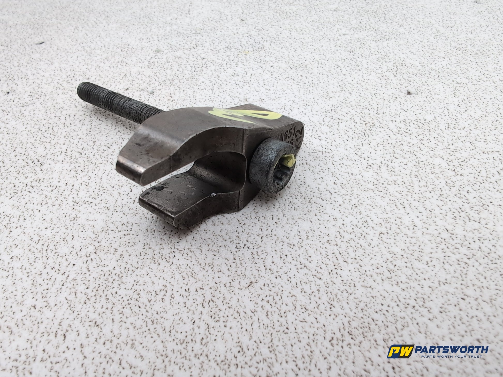 Mercedes-Benz E220 E-Class W212 2.1l Diesel Fuel Injector Clamp With Bolt - photo 8