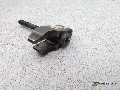 Mercedes-Benz E220 E-Class W212 2.1l Diesel Fuel Injector Clamp With Bolt - photo 2