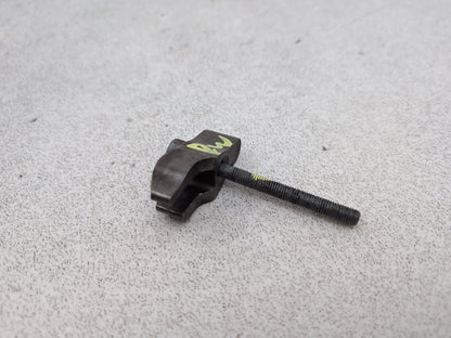 Mercedes-Benz E220 E-Class W212 2.1l Diesel Fuel Injector Clamp With Bolt - photo 2
