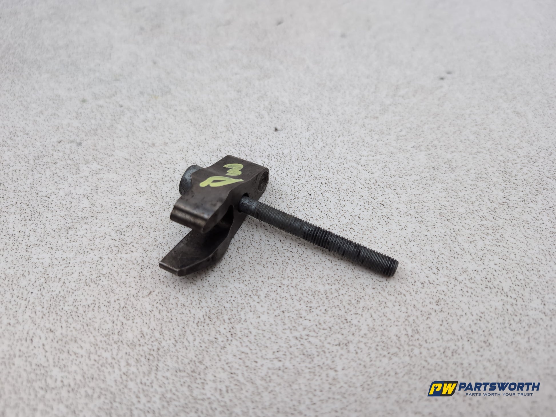 Mercedes-Benz E220 E-Class W212 2.1l Diesel Fuel Injector Clamp With Bolt - photo 2