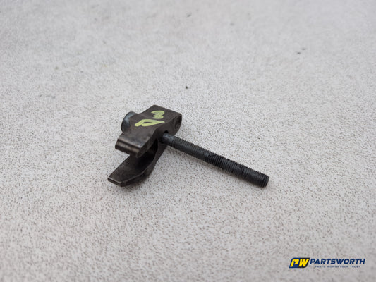 Mercedes-Benz E220 E-Class W212 2.1l Diesel Fuel Injector Clamp With Bolt - photo 2