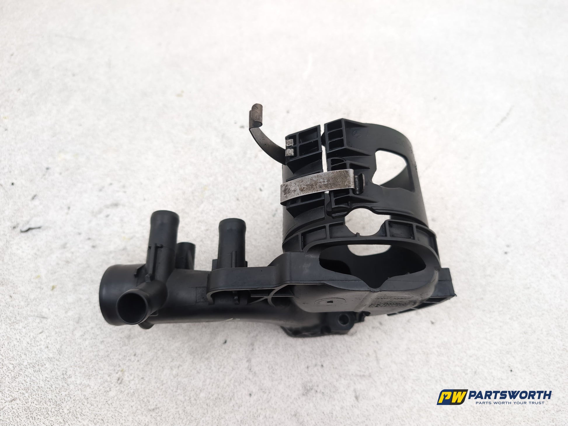 Mercedes-Benz E220 E-Class W212 2.1l Diesel Fuel Filter Bracket A6512001956 - photo 2
