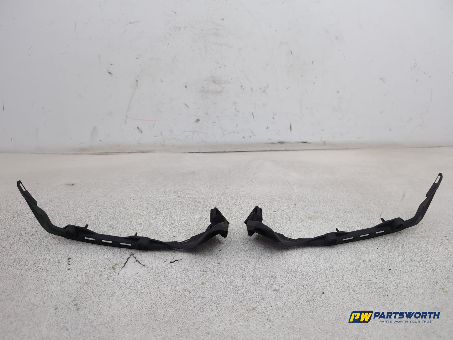 Mercedes-Benz B200 B-Class W245 Rear Bumper Bracket Set A1698851421 2005-2011 - photo 2