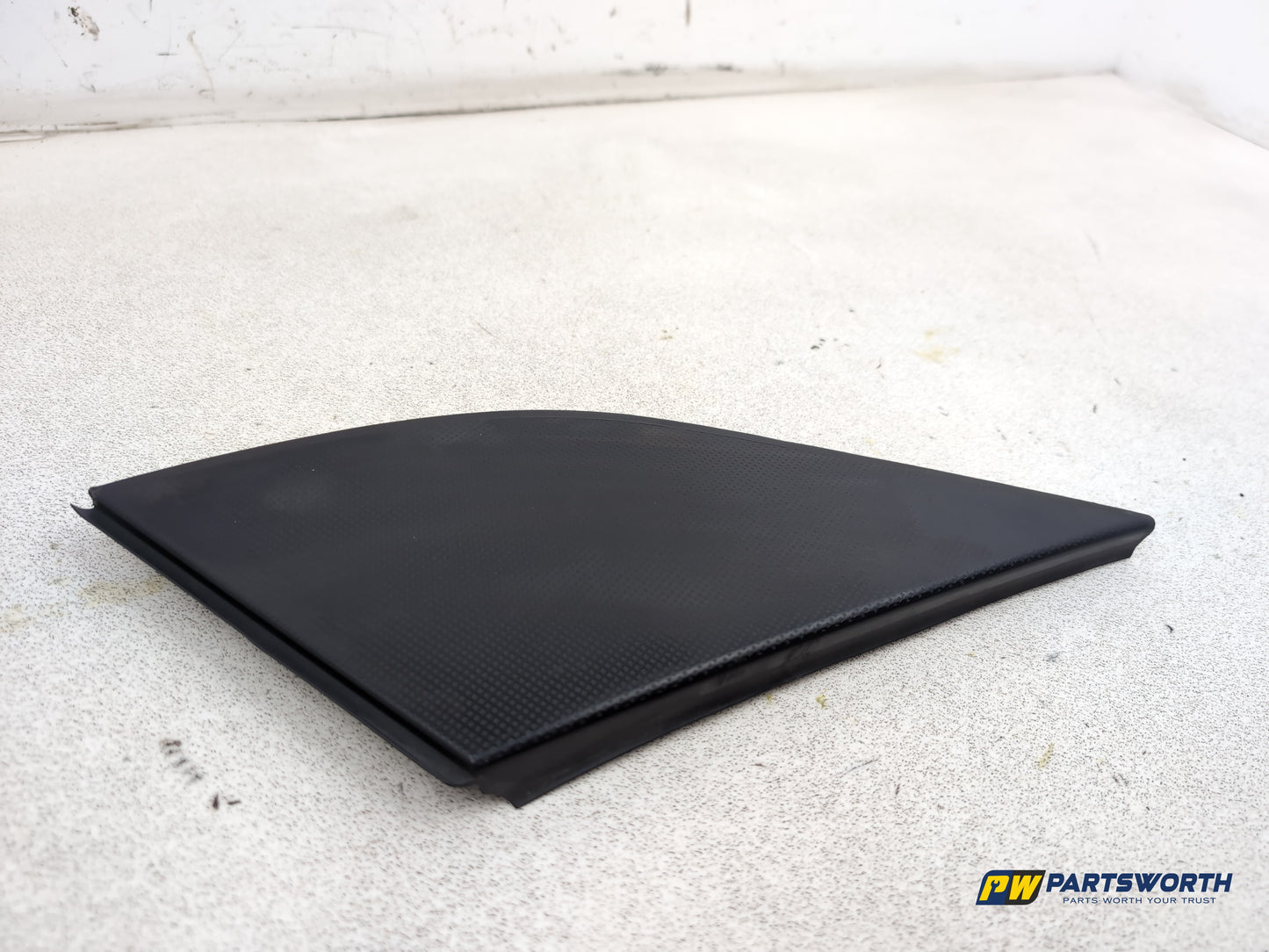 Mercedes-Benz B200 B-Class W245 Front Wing Trim Passenger Side A1696903987 - photo 2