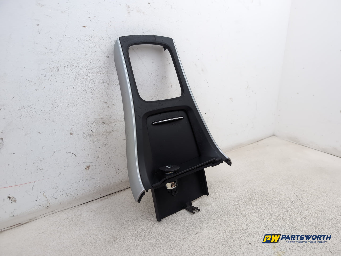 Mercedes-Benz B200 B-Class W245 Gearstick Surround Trim 1071240100 2005-2011 - photo 2