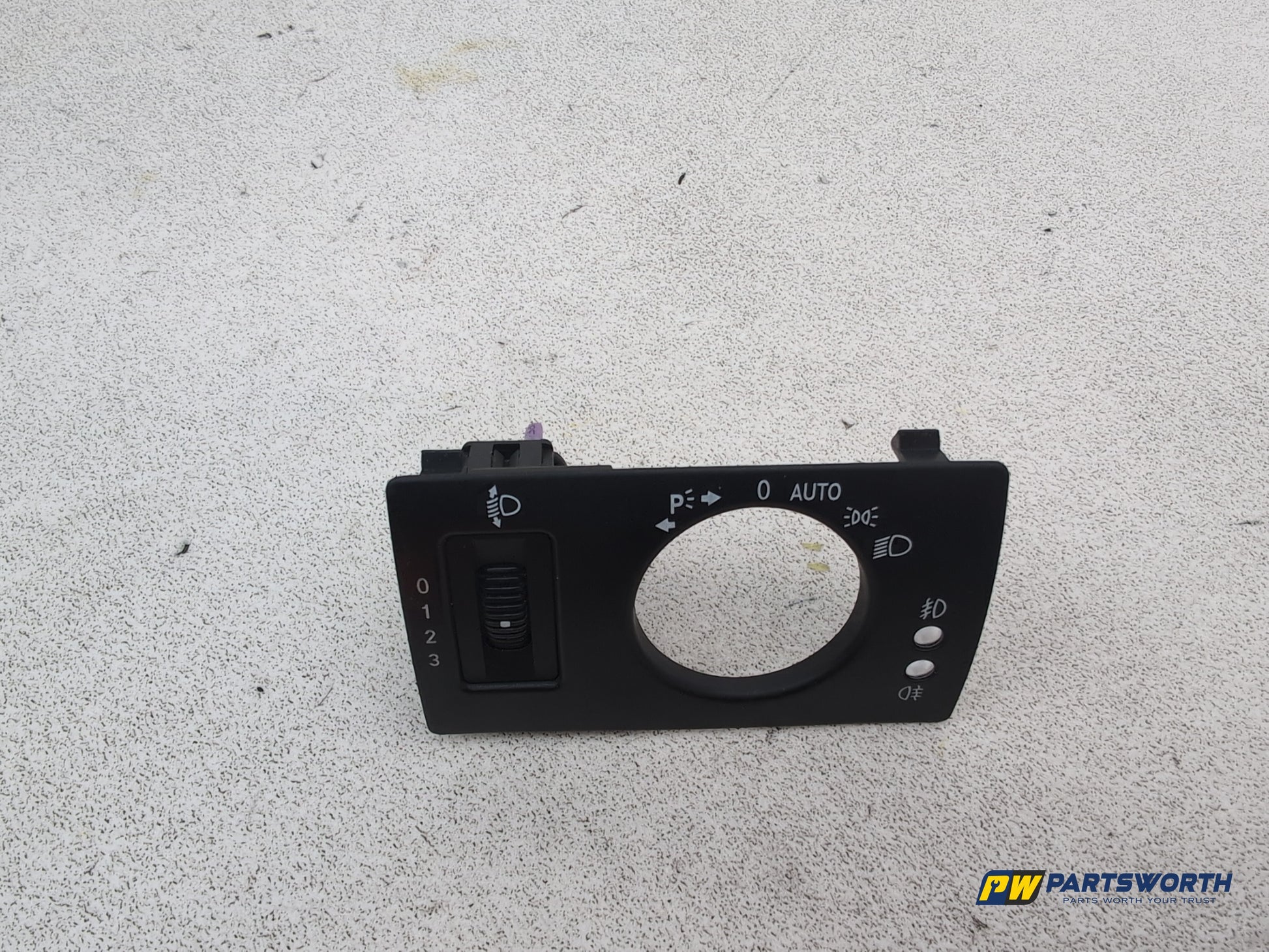 Mercedes-Benz B200 B-Class W245 Headlight Switch Surround Trim A1696801065 - photo 2