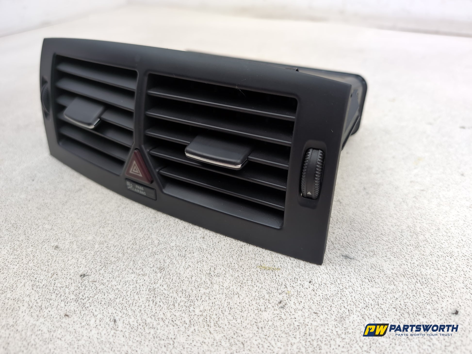 Mercedes-Benz B200 B-Class W245 Dashbort Trim Air Vent Centre A1698301254 - photo 2