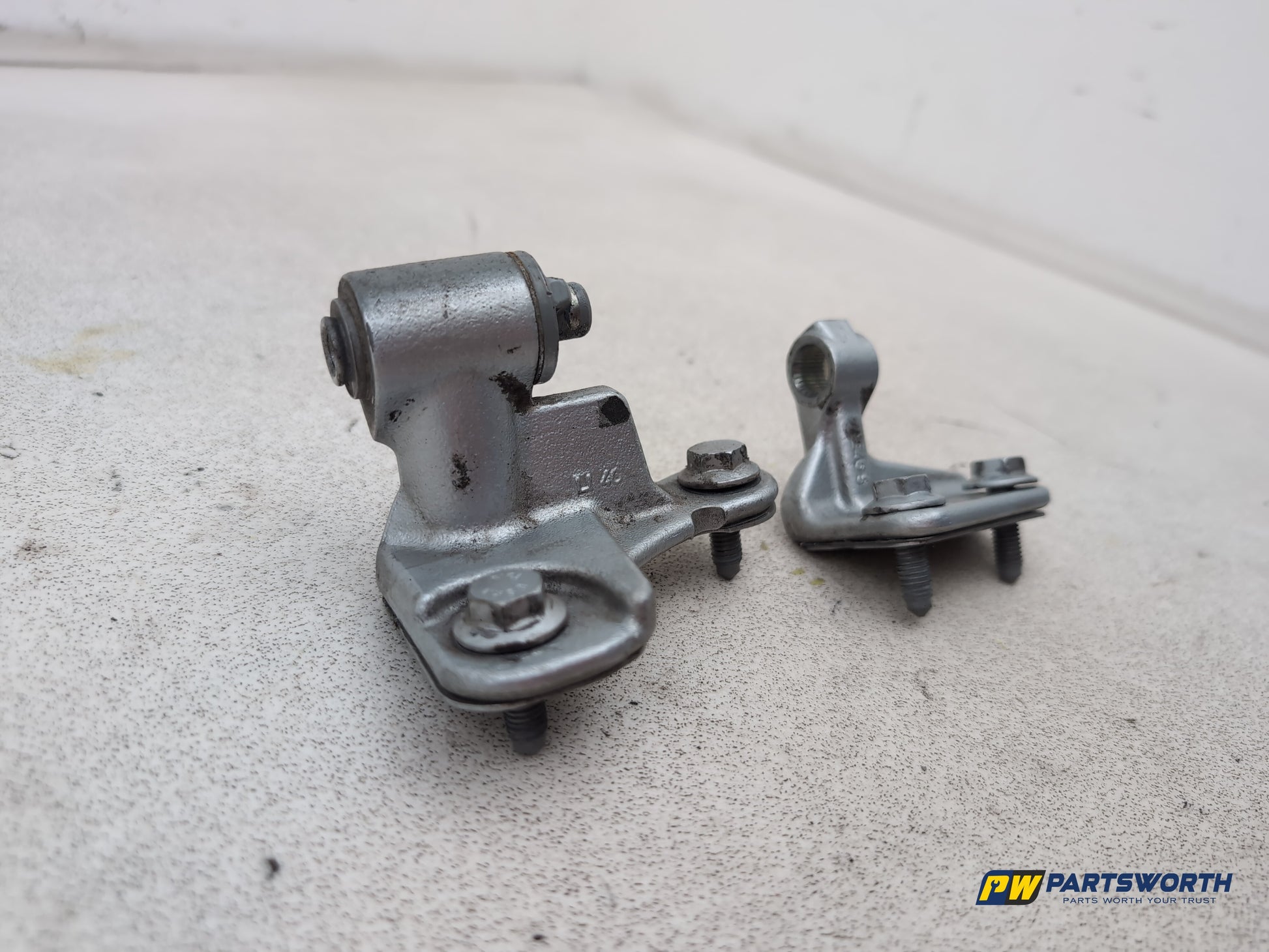 Mercedes-Benz B200 B-Class W245 Door Back Hinge Lh Passenger Side 2005-2011 - photo 2