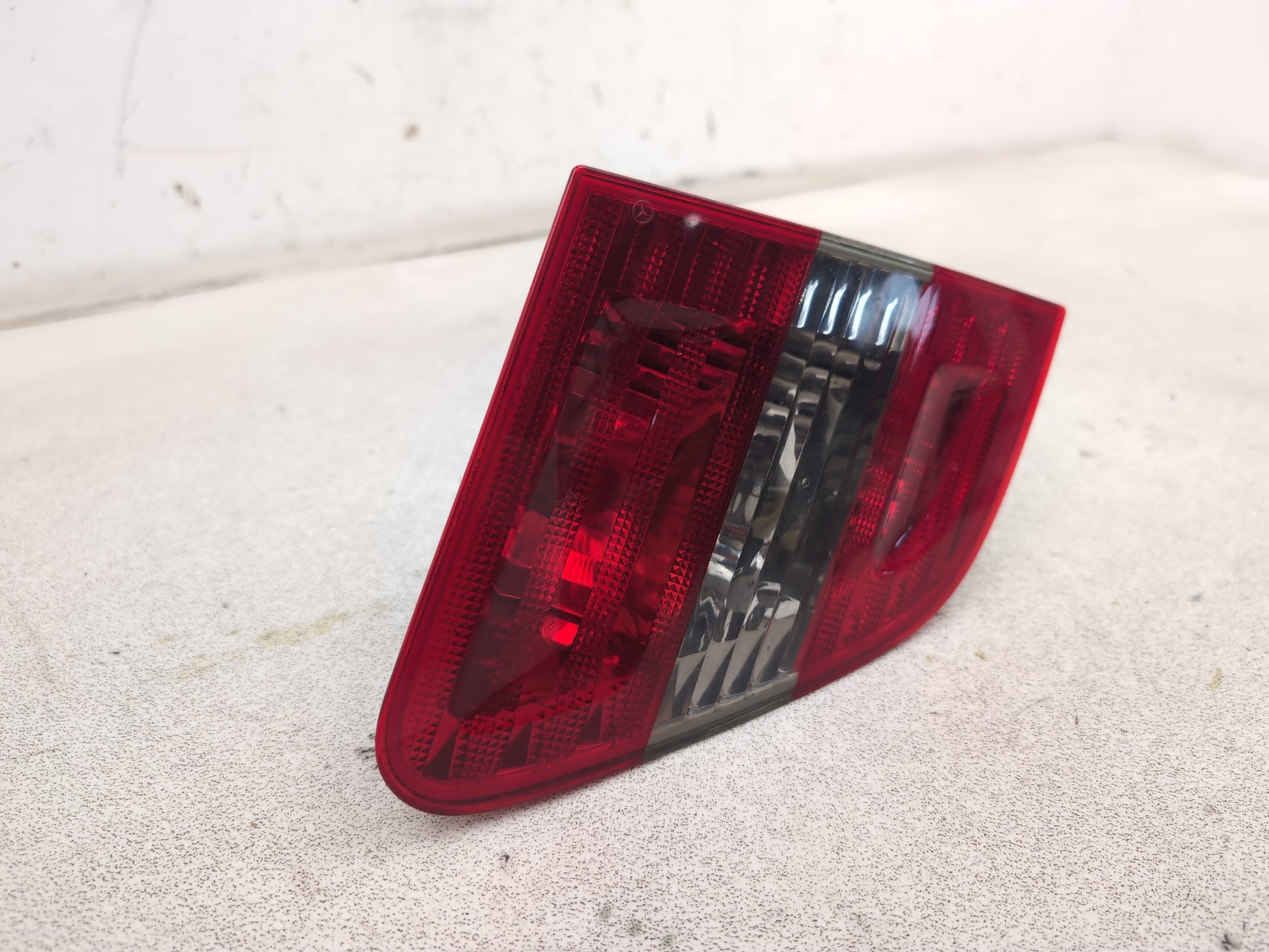 Mercedes-Benz B200 B-Class W245 Lamp Assembly Rear Inner Lh Passenger Side - photo 2