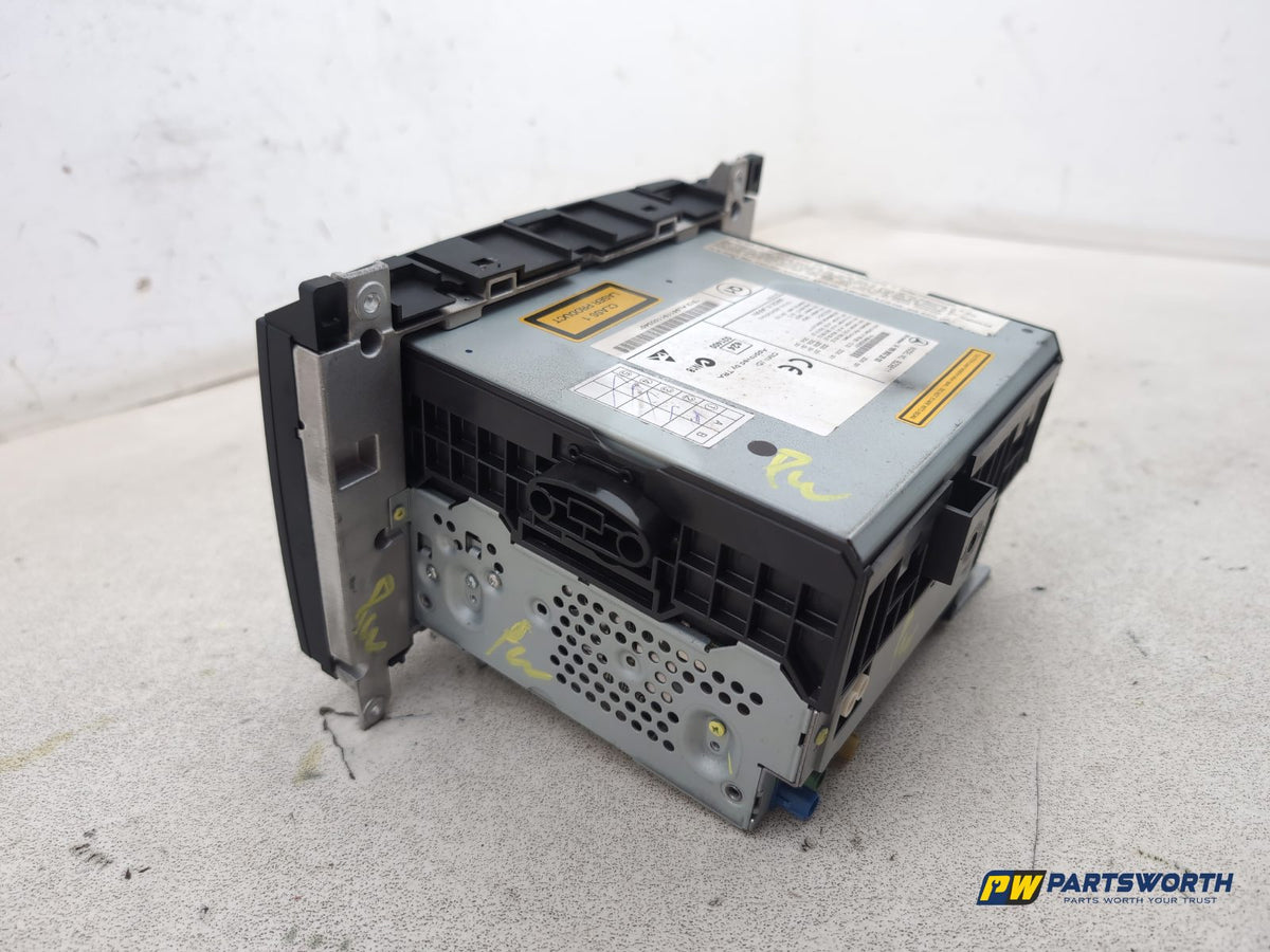 Radio - DAB/CD Player, Display screen + Facia  8