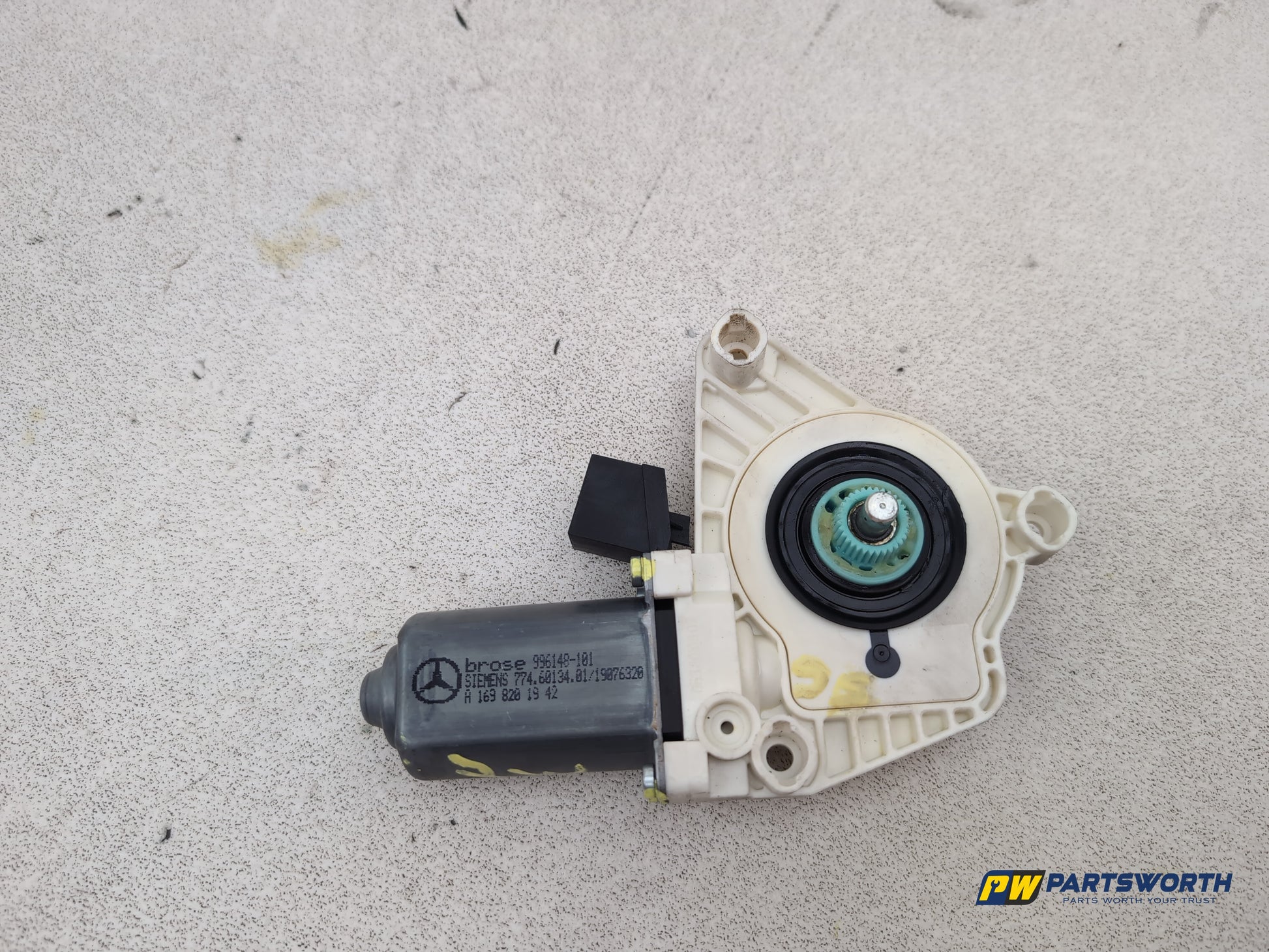 Mercedes-Benz B200 B-Class W245 Rear Door Window Motor Left Side A1698201942 - photo 2