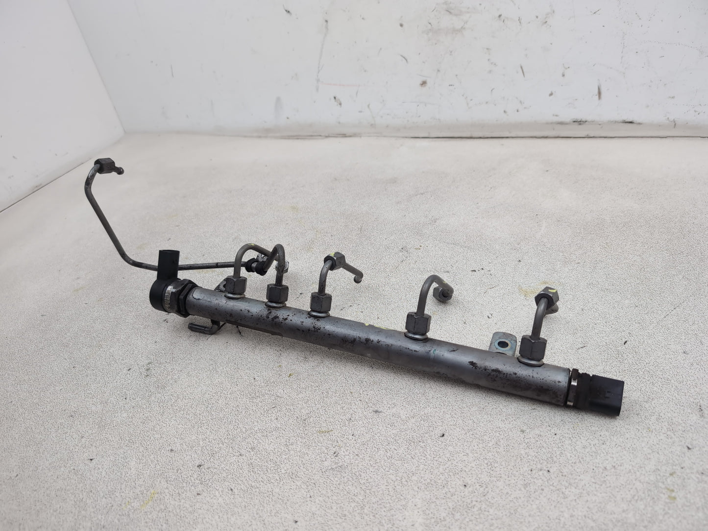Mercedes-Benz B200 B-Class W245 2.0l Diesel Fuel Rail A6400702395 2005-2011 - photo 2