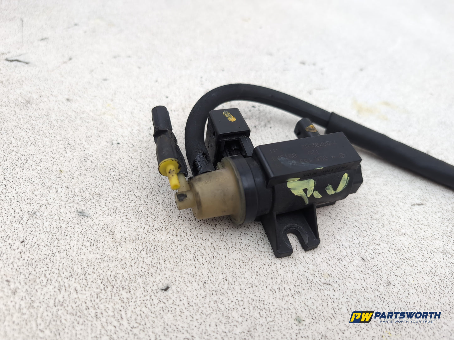 Mercedes-Benz B200 B-Class W245 2.0l Diesel Vacuum Solenoid Valve A0061536628 - photo 2