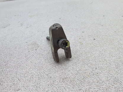 Mercedes-Benz B200 B-Class W245 2.0l Diesel Fuel Injecor Holding Clamp 2005-2011 - photo 2