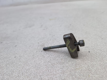 Mercedes-Benz B200 B-Class W245 2.0l Diesel Fuel Injecor Holding Clamp 2005-2011 - photo 2