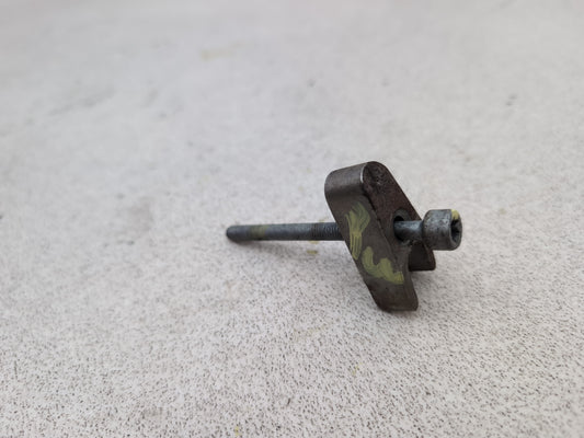 Mercedes-Benz B200 B-Class W245 2.0l Diesel Fuel Injecor Holding Clamp 2005-2011 - photo 2