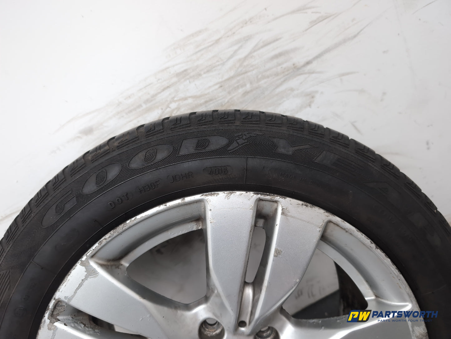 Mercedes-Benz E220 E-Class W212 Wheel With Tyre 205/55 R16 A2124010202 - photo 8