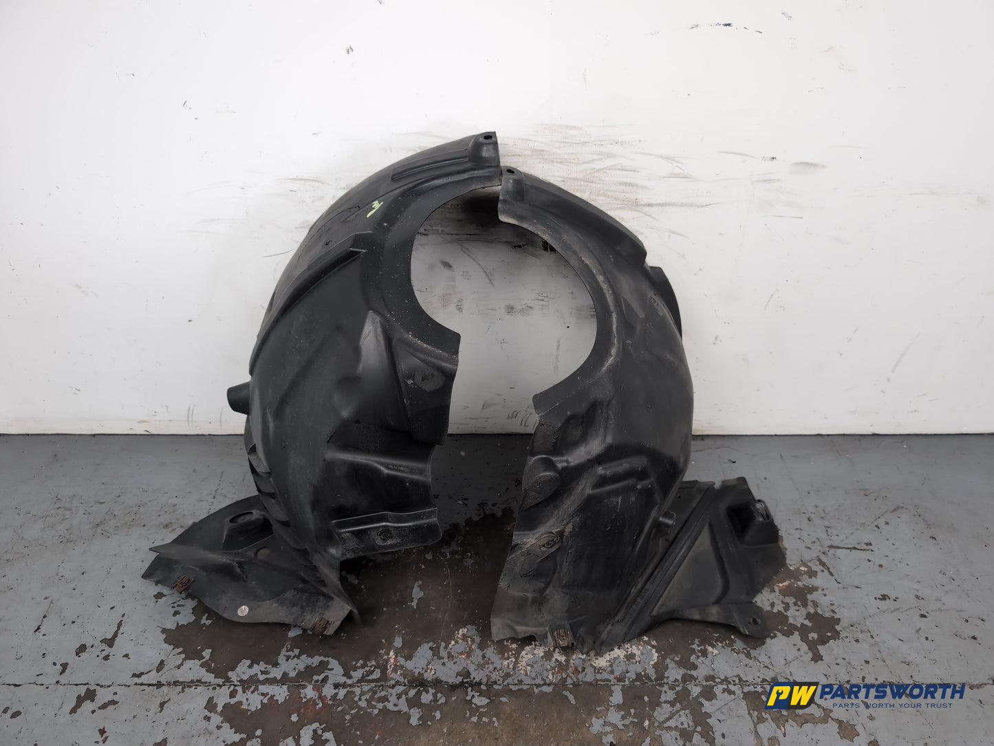 Mercedes-Benz E220 E-Class W212 Moulding Wheel Arch Front Rh Driver Side - photo 6