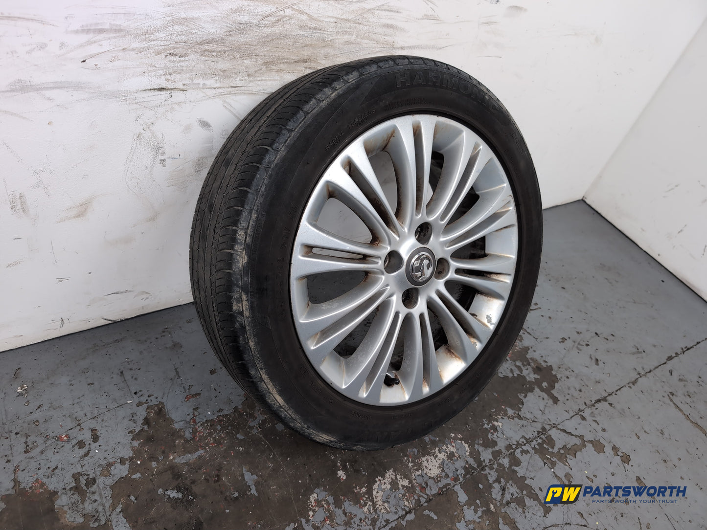 Vauxhall Corsa Se Alloy Wheel With Tyre 195/55 R16 13298019 - photo 2