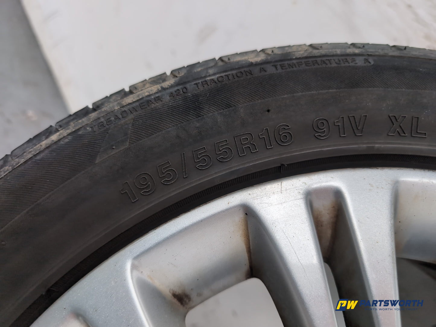 Vauxhall Corsa Se Alloy Wheel With Tyre 195/55 R16 13298019 - photo 8