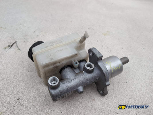 Mercedes-Benz B200 B-Class W245 Brake Master Cylinder Assembly A1694300202 - photo 2