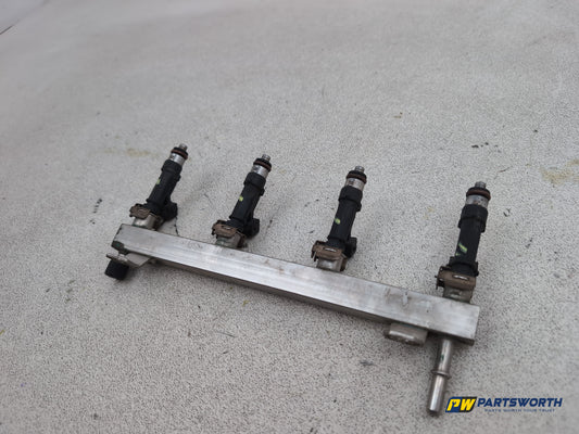 Vauxhall Corsa Se 1.2l Petrol Fuel Rail With Injectors 55562258 2006-2014 - photo 2
