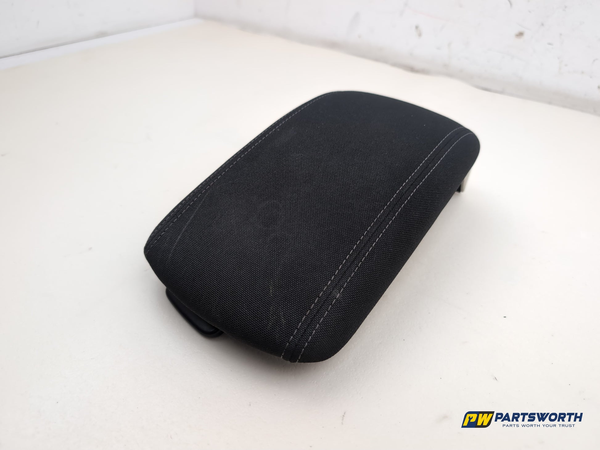 Peugeot 308 Allure Blue Hdi Centre Console Armrest 2013-2021 - photo 2