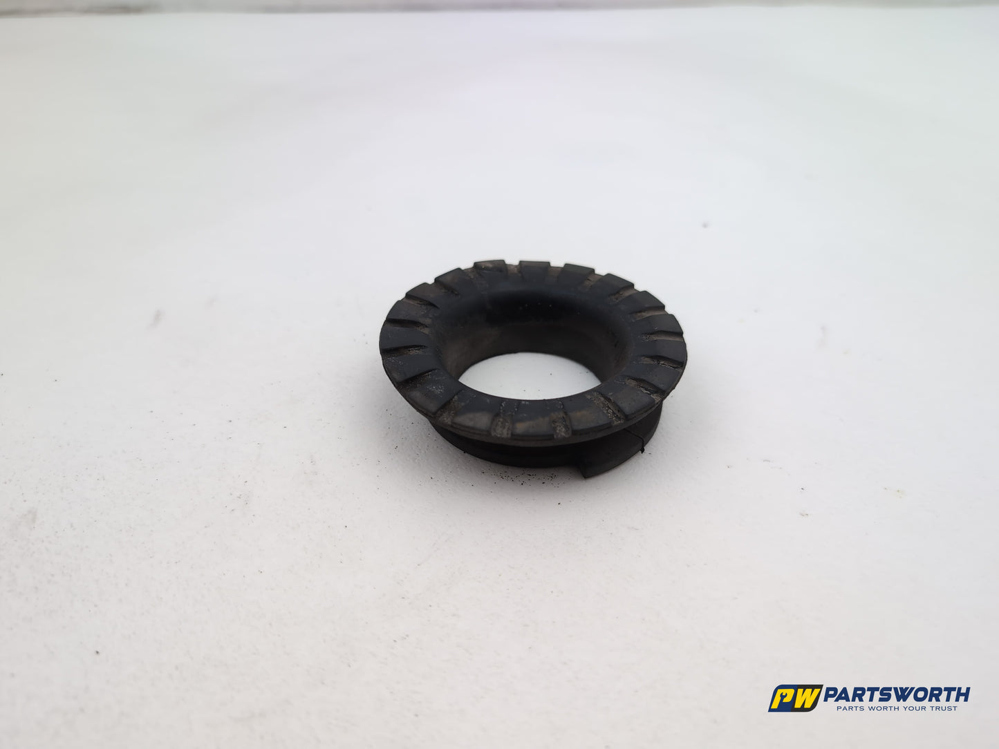 Vauxhall Corsa Se Rear Coil Spring Rubber Mount 55700710 2006-2014 - photo 8