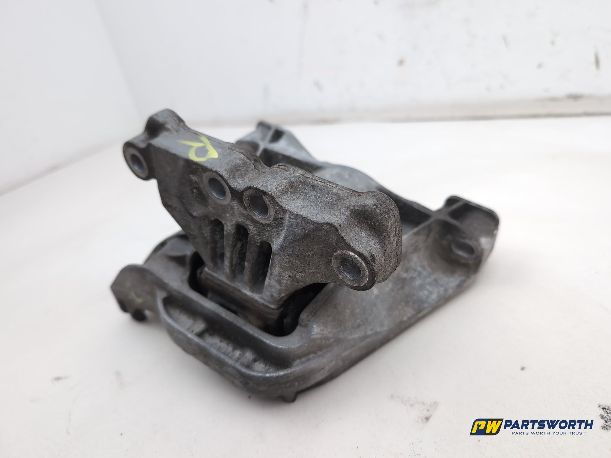 Peugeot 308 Allure Hdi 1.6l Diesel Engine Mount Right Side 4a103720 2013-2021 - photo 2