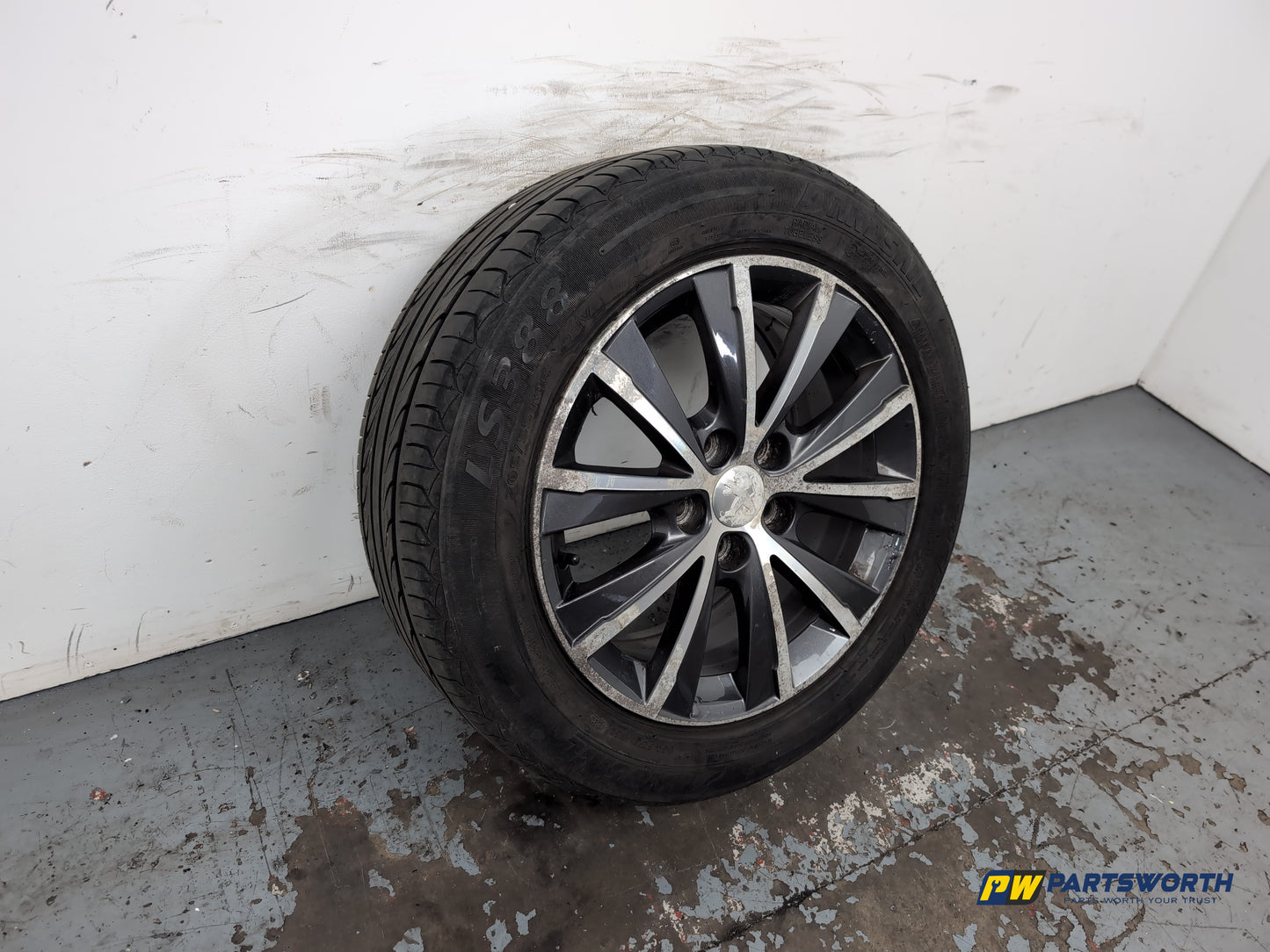 Peugeot 308 Allure Blue Hdi Alloy Wheel With Tyre 205/55 R16 9677989677 - photo 2