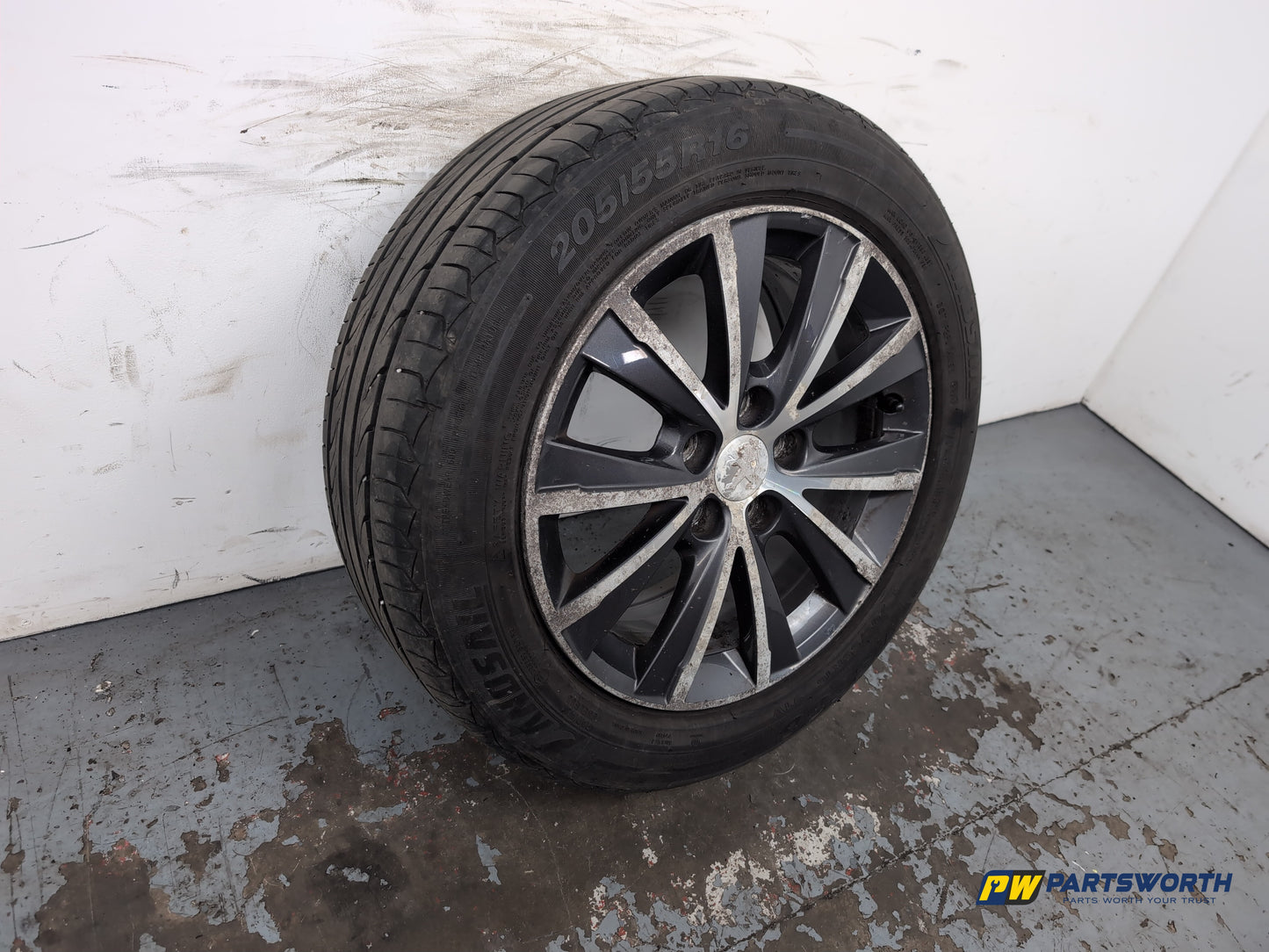 Peugeot 308 Allure Blue Hdi Alloy Wheel With Tyre 205/55 R16 9677989677 - photo 2