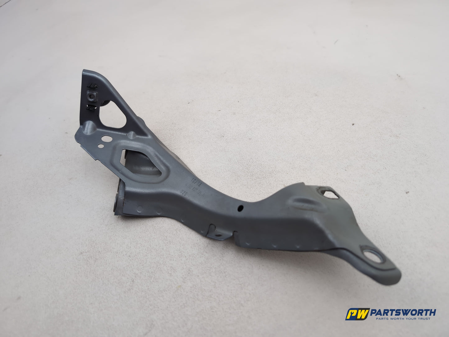 Audi A6 S Line Black Front Wing Mount Bracket Right Driver Side 4g0805816 - photo 2