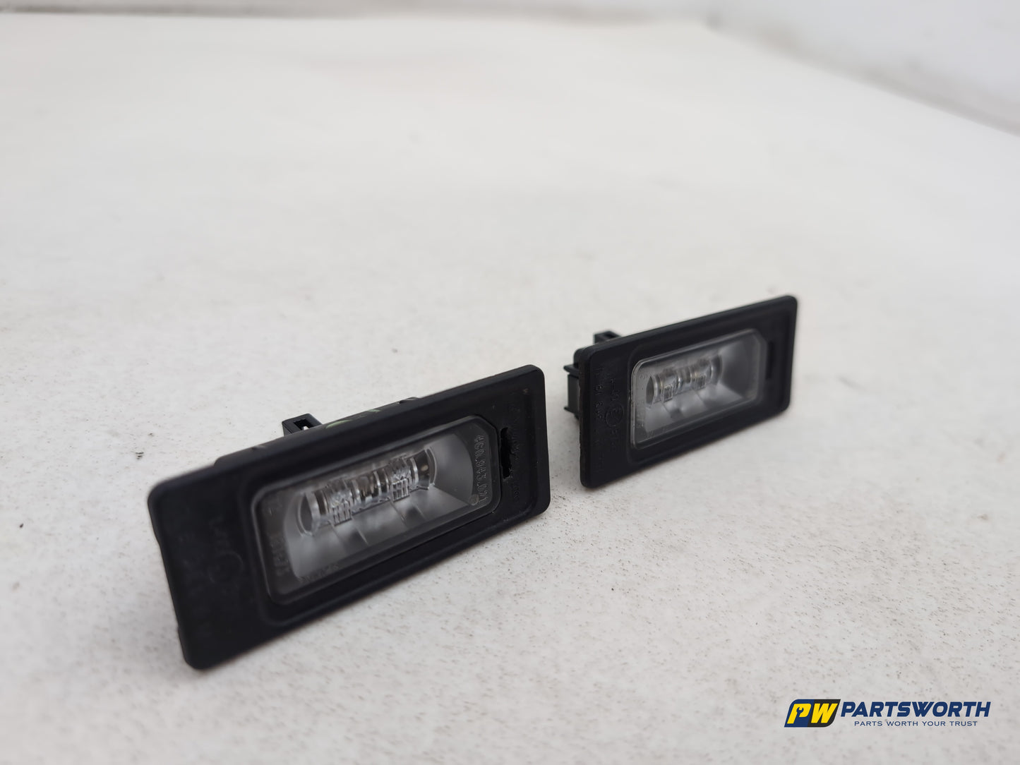 Audi A6 S Line Black Ed Rear Boot Tailgate Number Pate Light Lamp Pair 4c0943021 - photo 2