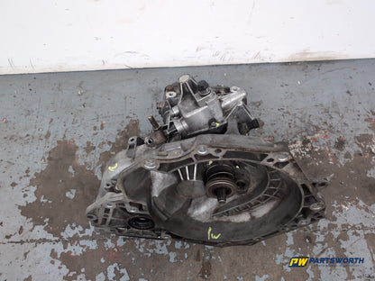 Vauxhall Corsa Se 1.2l Petrol Manual Gearbox Transmission A 12 Xer 55565177 - photo 2