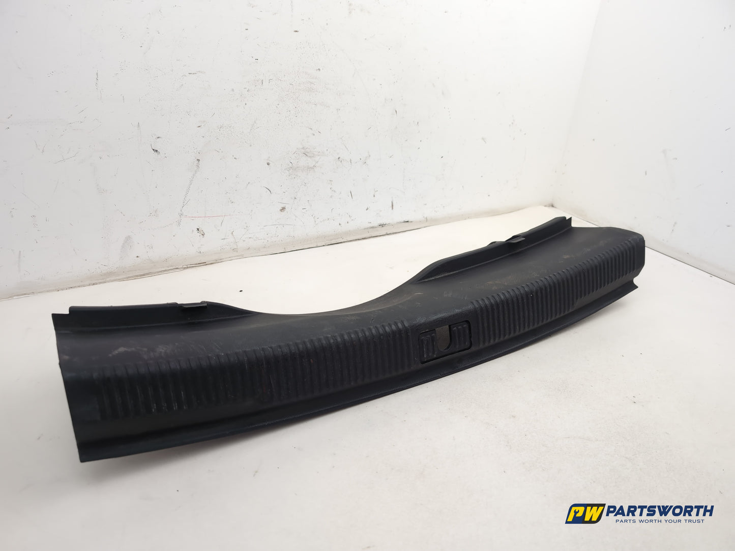 Audi A6 S Line Black Ed Tdi Rear Tailgate Trunk Lock Trim 4g5863471c 2011-2018 - photo 2