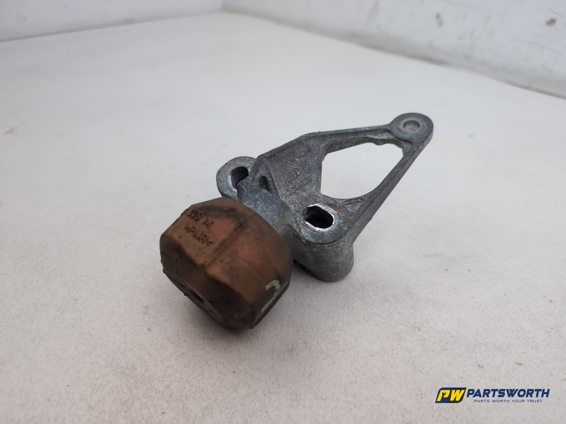 Audi A6 S Line Black Ed Tdi 2.0 Diesel Front Lower Engine Mount 8k0199343c