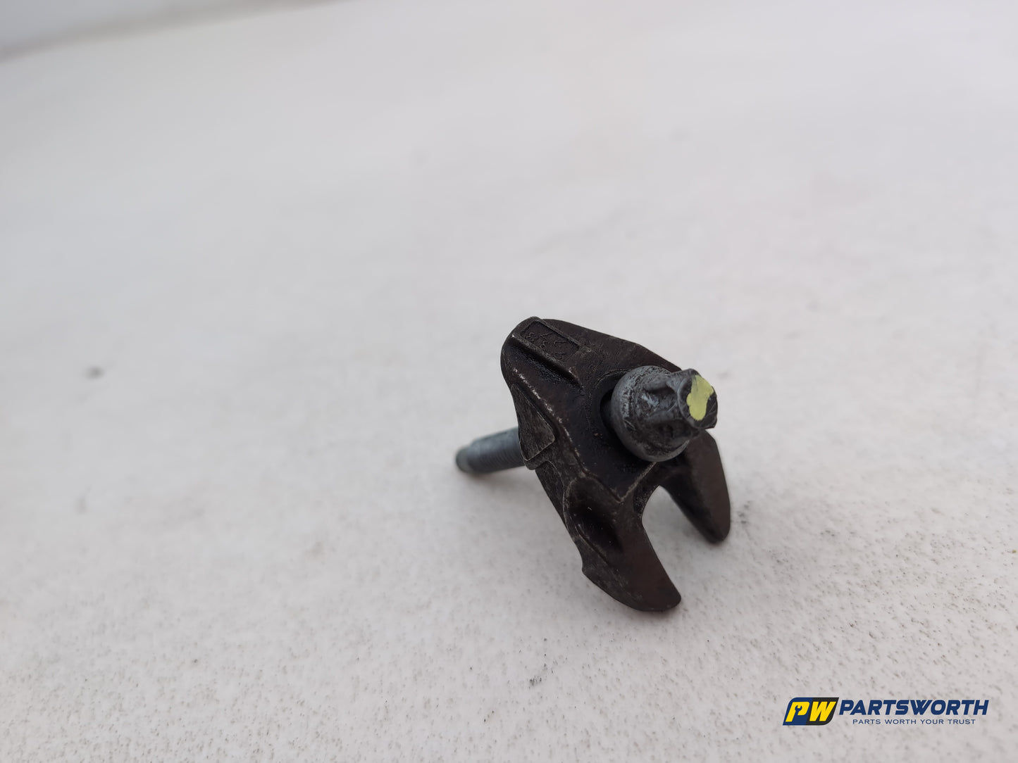 Peugeot 308 Allure Blue Hdi Diesel Fuel Injector Holder Clamp 2013-2021 - photo 2